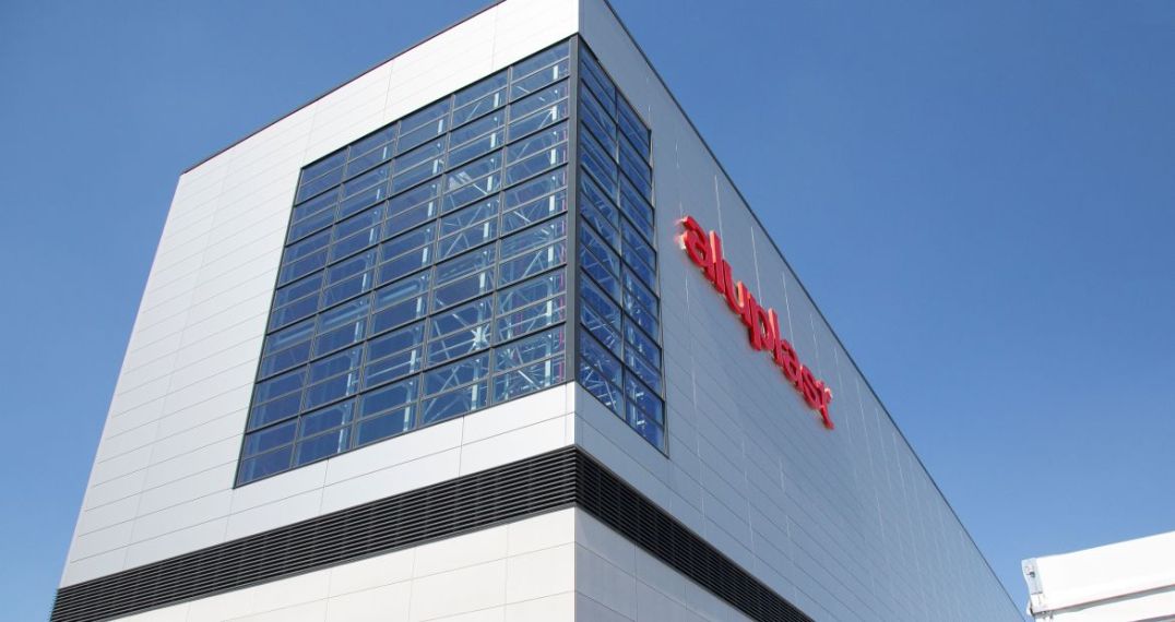 aluplast weiht neues Hochregallager ein